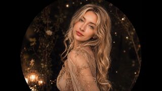 Alma Shannon live free chat girl cam model preview